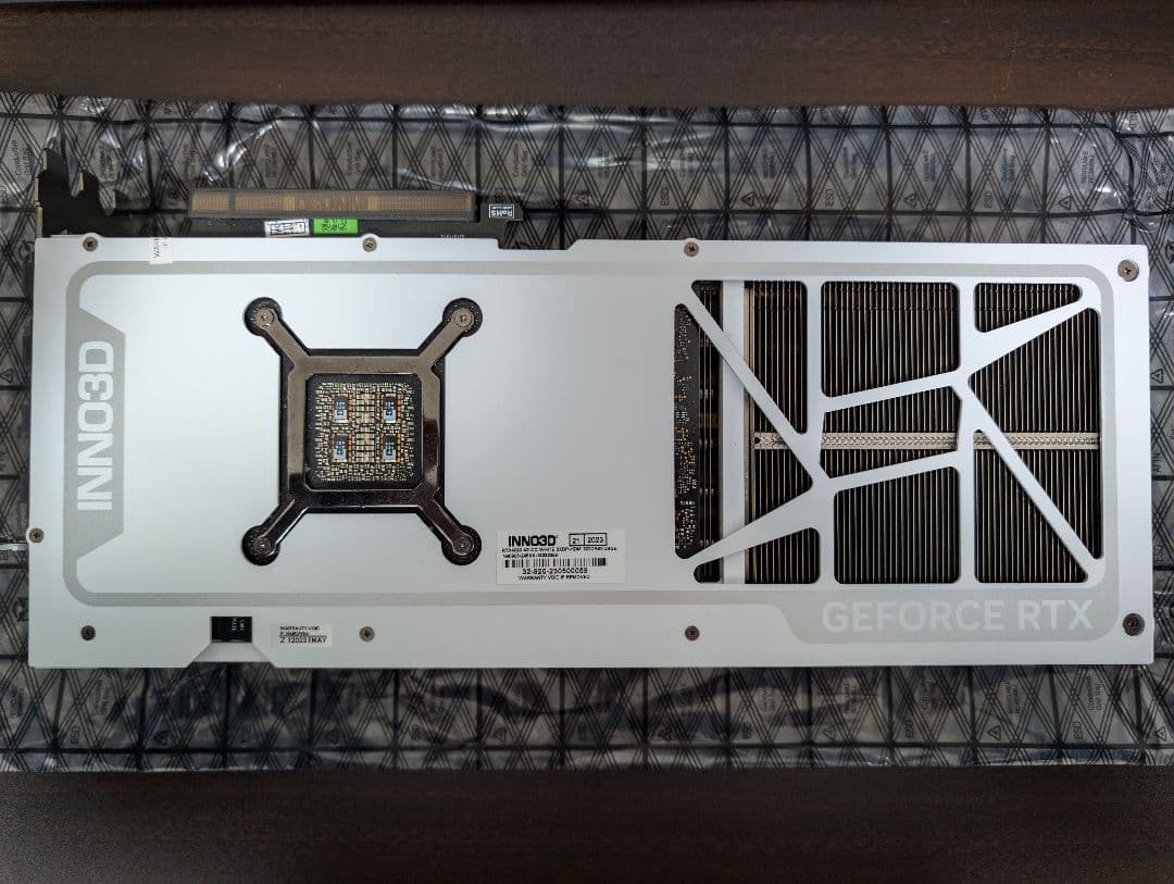 グラフィックボード・グラボ・ビデオカード INNO3D GeForce RTX 4090 X3OC White