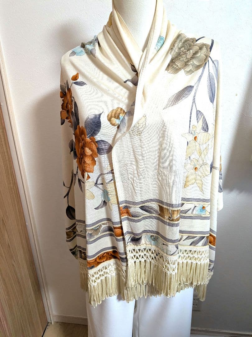 (超美品)レオナール LEONARD花柄アイボリー花柄ストール・ショール