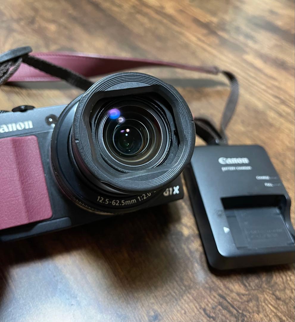 Canon PowerShot G1 X Mark II 本体と充電器