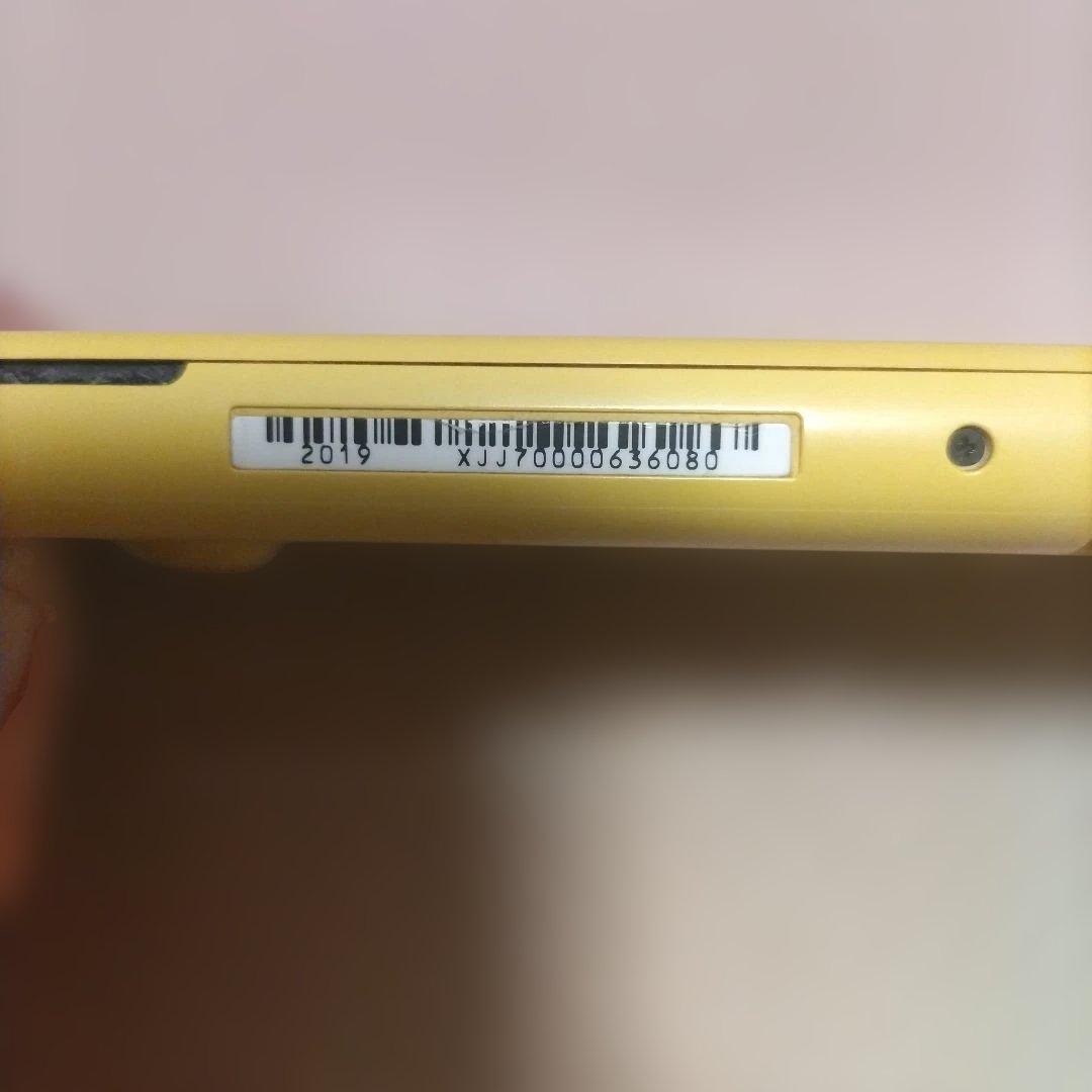 Switchライト　イエロー