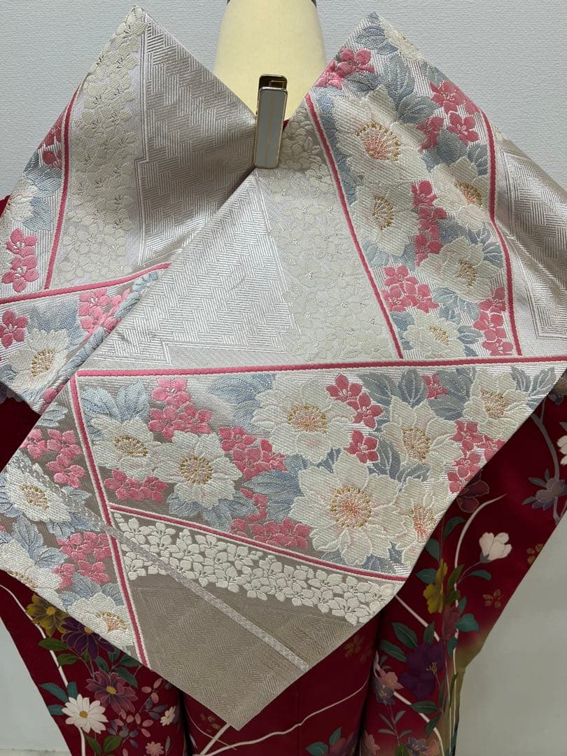 振り袖　フルセット　長襦袢付　草花　赤　金彩加工　刺繍入り　成人式　806