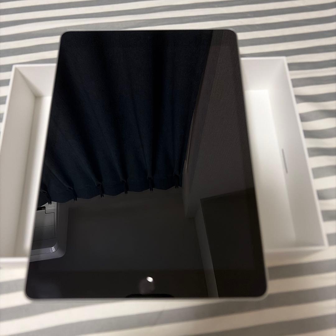 Apple iPad シルバー 本体(第9世代)