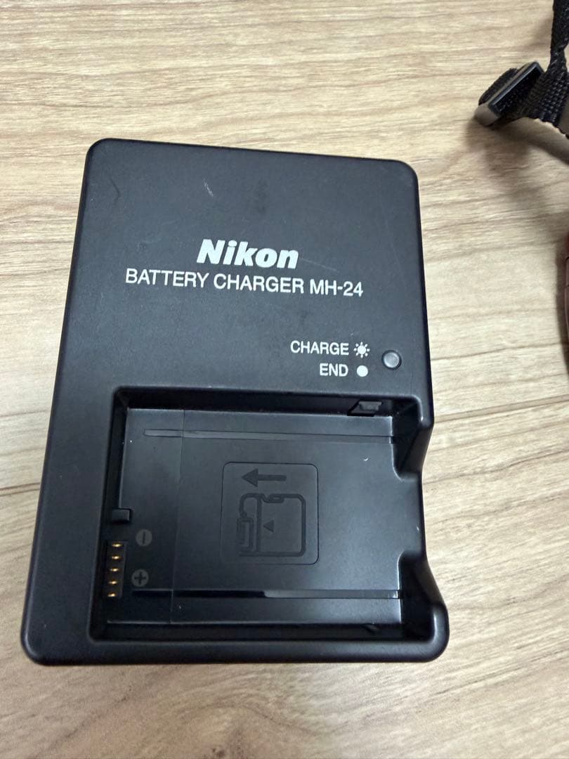 Nikon D3300 赤色 ダブルレンズセット