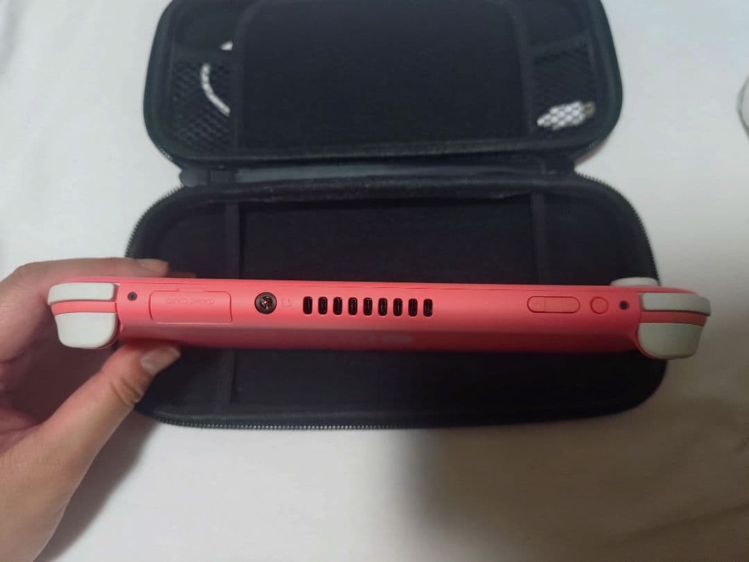 ニンテンドースイッチライト　専用ケースつき
