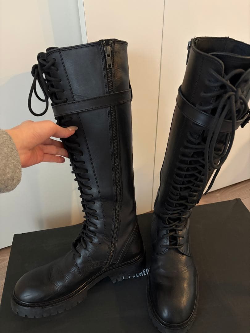 ann demeulemeester ブラックレースアップロングブーツ