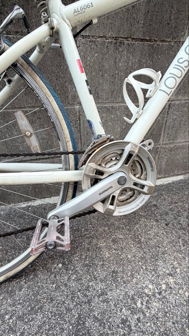 あ*す様 福岡県引き取り限定　クロスバイク ホワイト 700C アルミフレーム