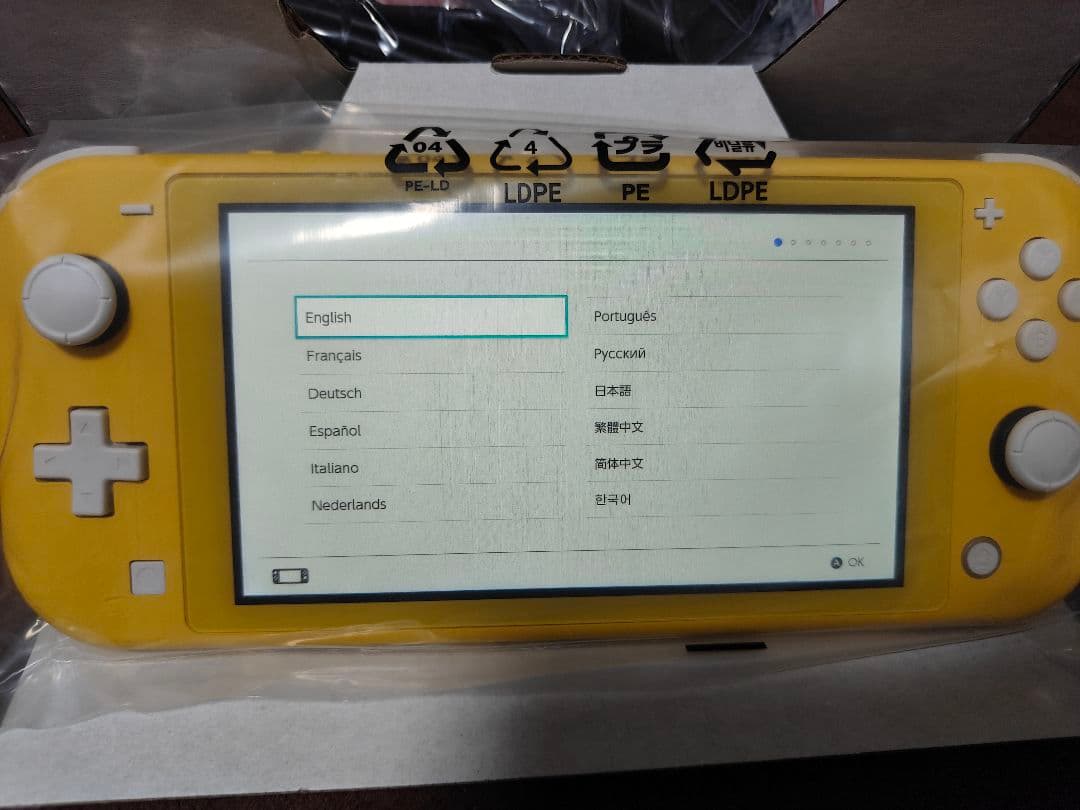 Nintendo Switch Lite 黄色