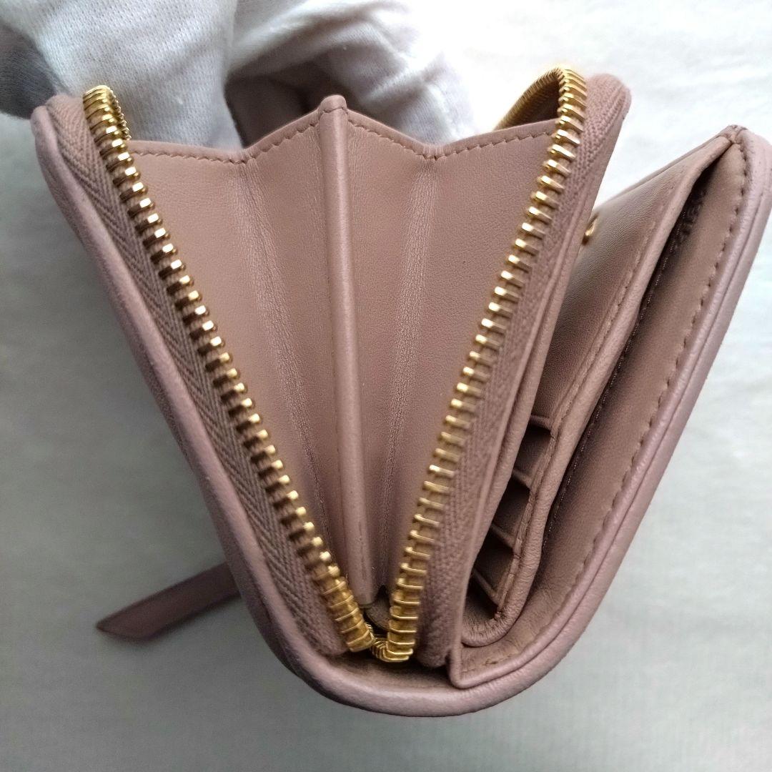 MIUMIU マテラッセ コンパクトウォレットゴールドロゴ ピンク