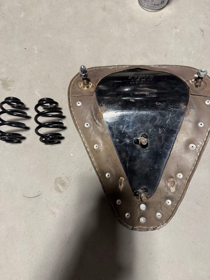 イージーライダー ソロシート ハーレー アメリカン バネ付き(黒)