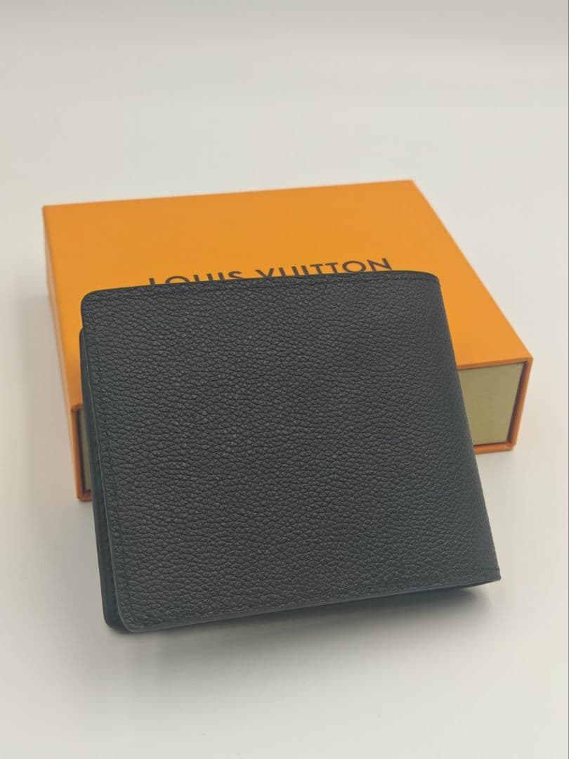 LOUIS VUITTON グラフィット 二つ折り財布 黒 中古　美品