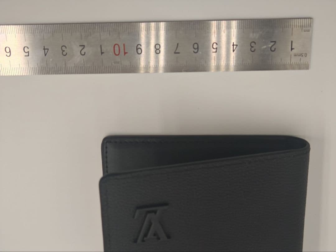 LOUIS VUITTON グラフィット 二つ折り財布 黒 中古　美品