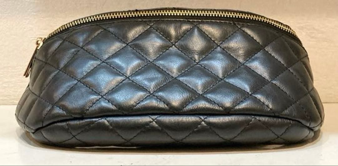 【美品】AULENTTI キルティング　ウエストバッグ　ボディバッグ　黒