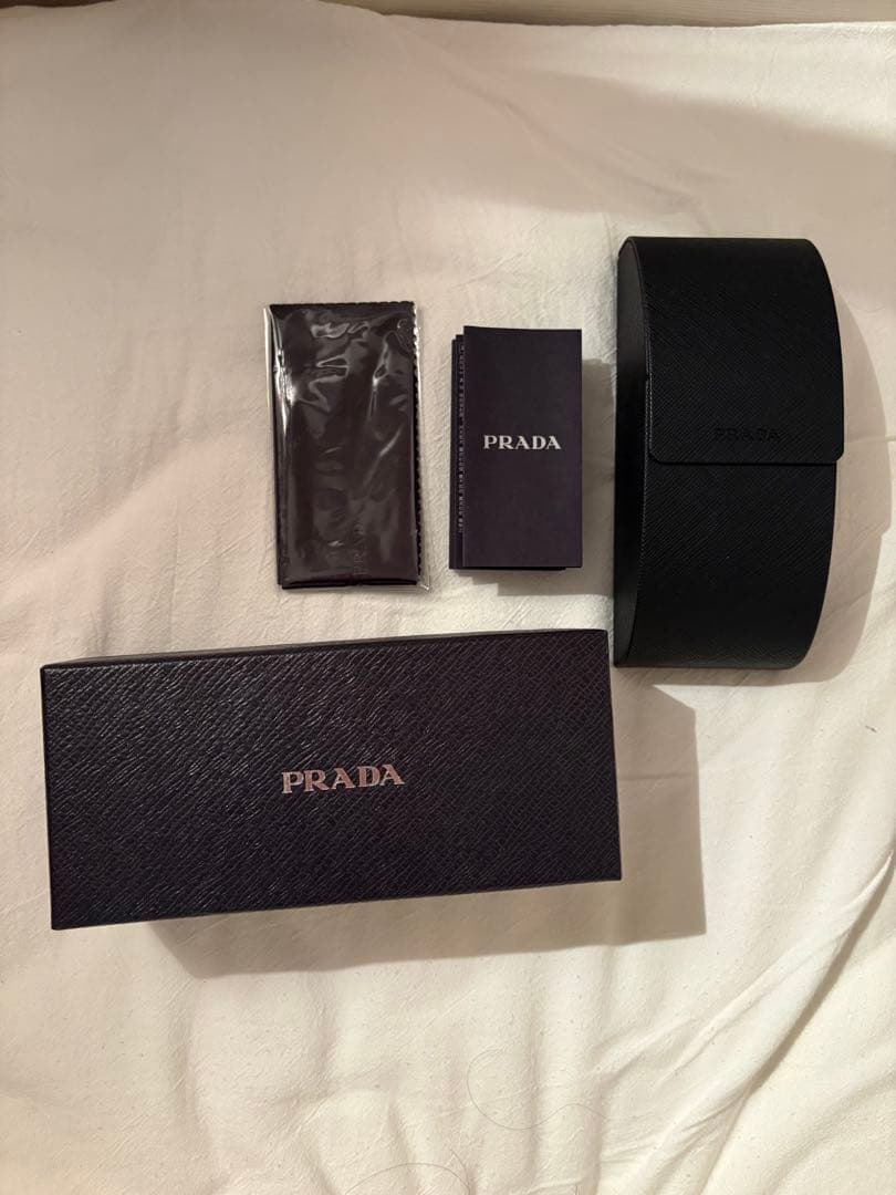 【クリーム】PRADA サングラス