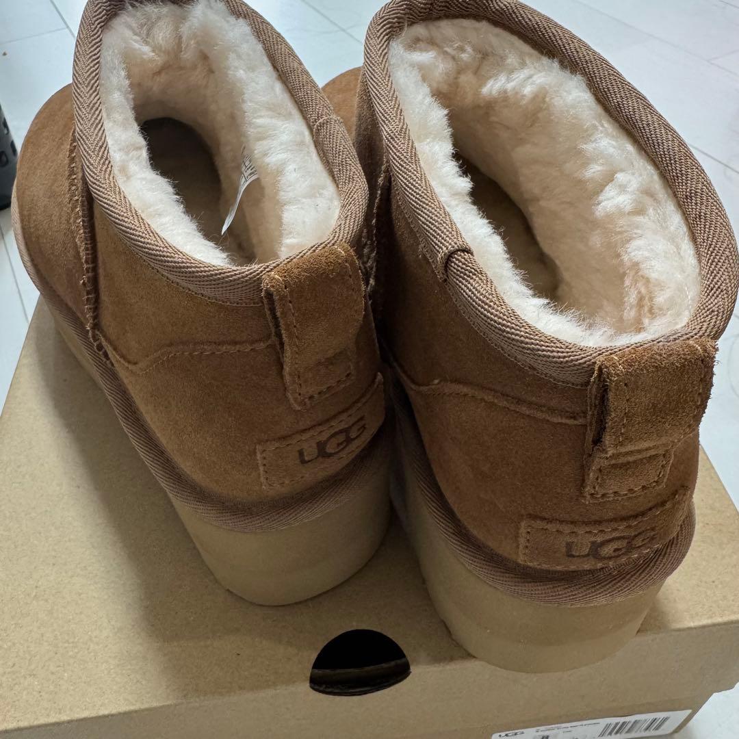 UGG 厚底ムートンブーツ