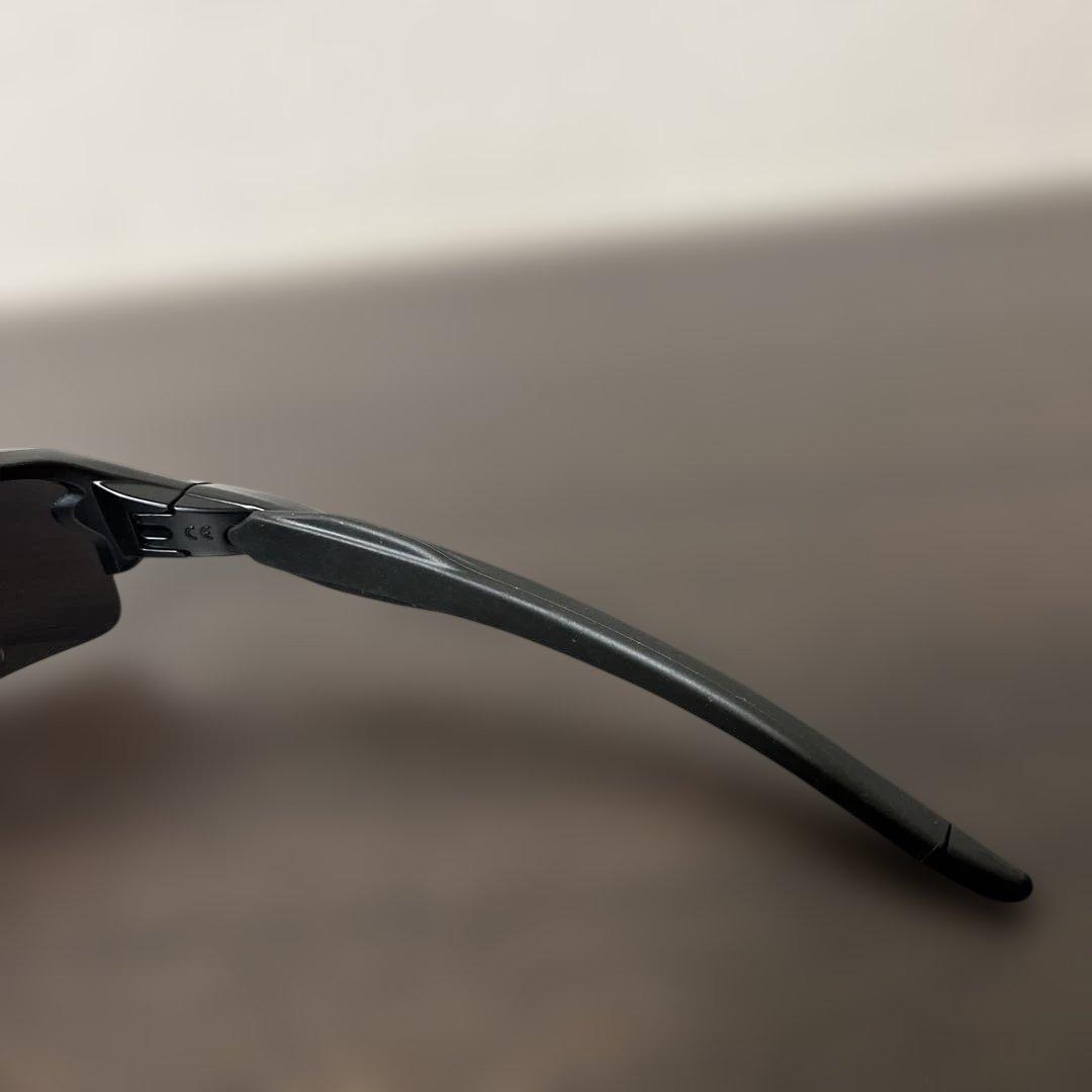 Oakley ブラックサングラス