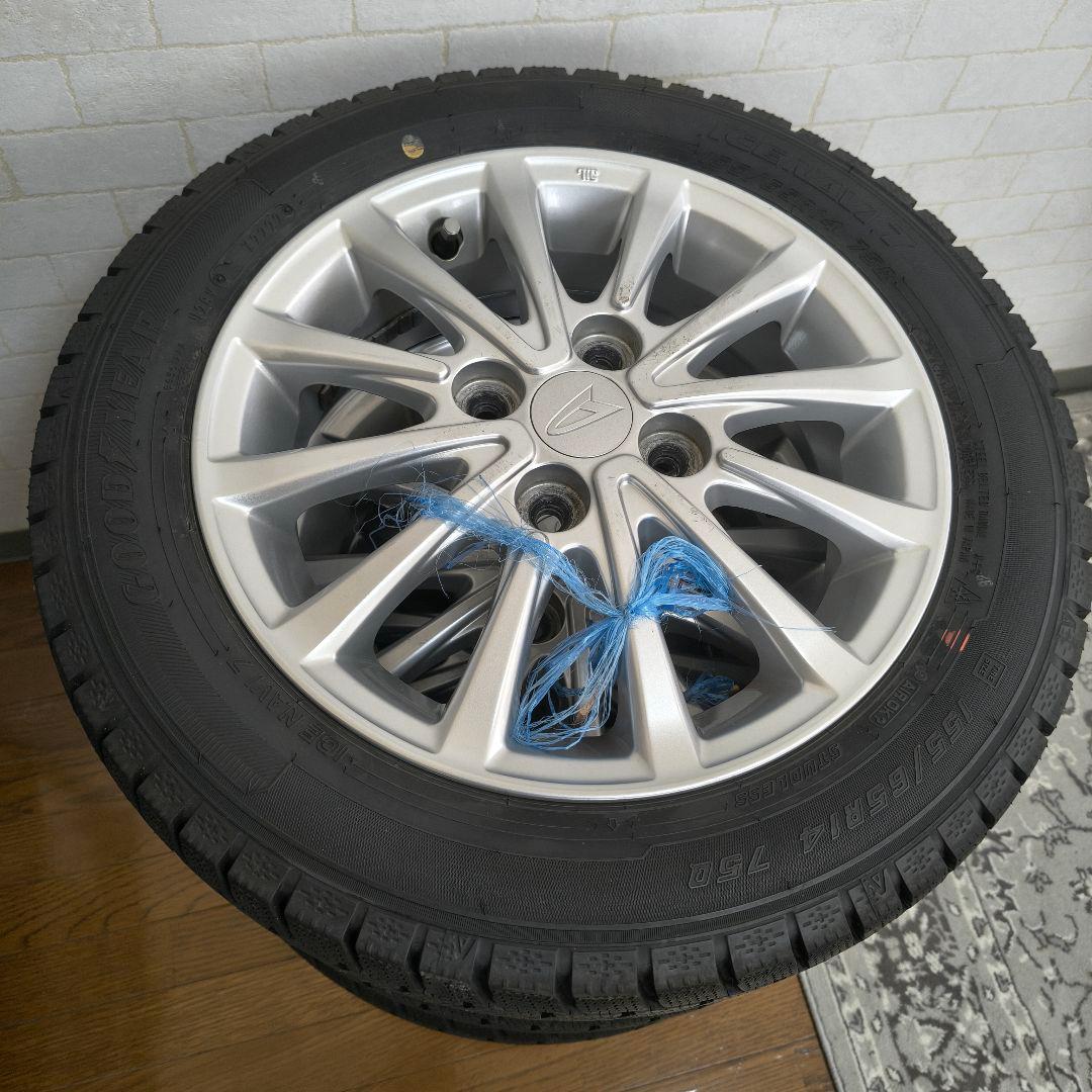 スタッドレスタイヤ 155/65R14 + シルバーホイール