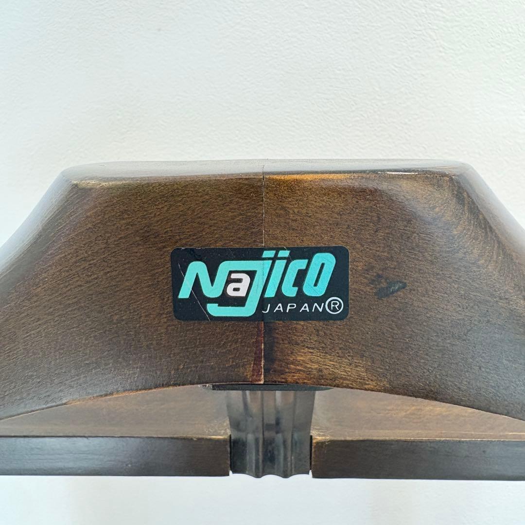 Najiko　ナジコ　木製スーツハンガー　レトロ