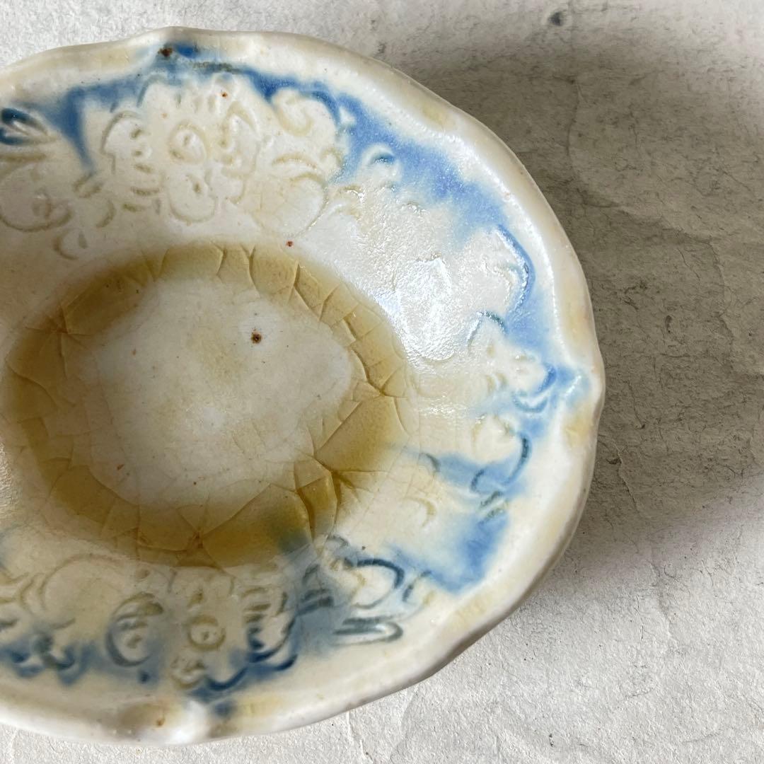 【新品未使用】陶芸家イムサエム 染付 花紋輪花豆皿