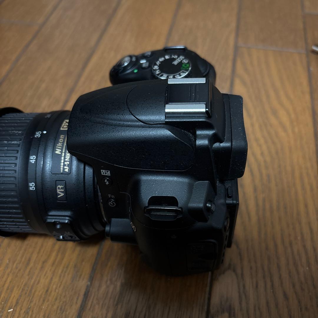 Nikon D5000 デジタル一眼レフ AF-S 18-55mmレンズ付き