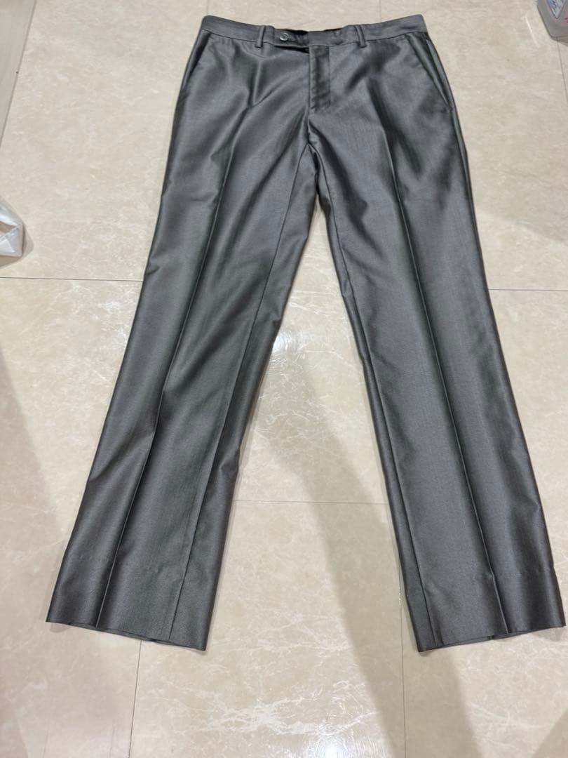 カルバンクライン　ck スーツ　光沢　シルバー