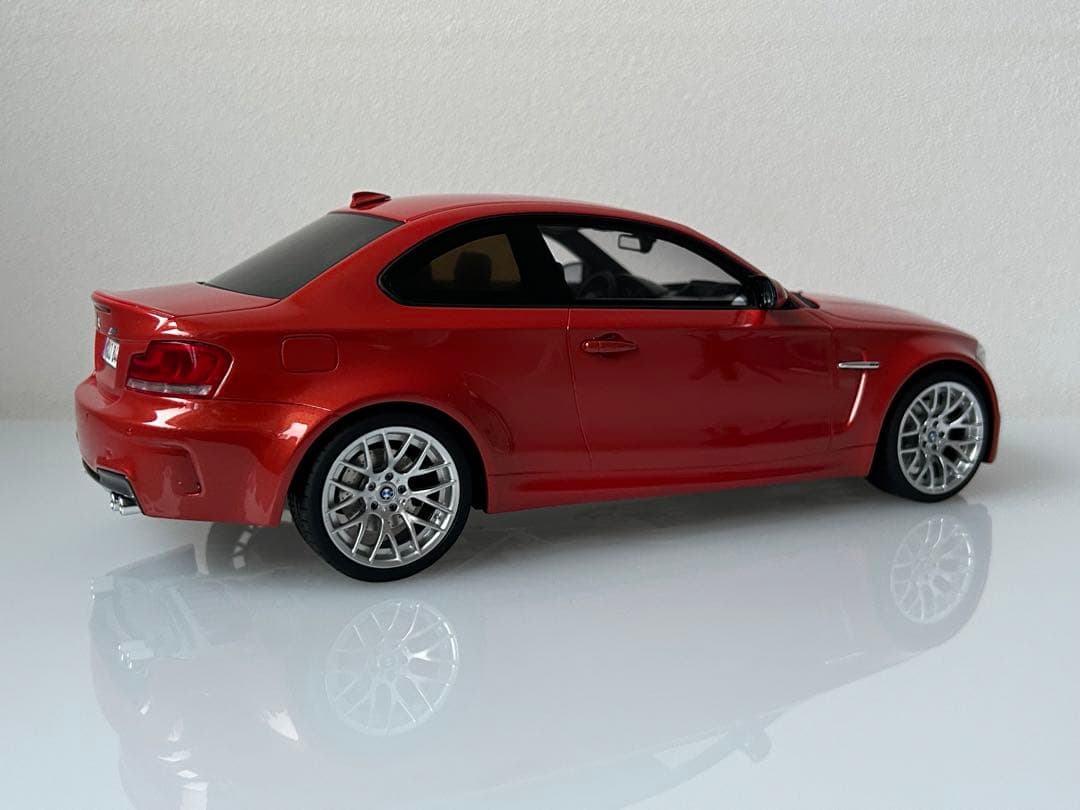1/18  1シリーズ 1M(E82)クーペ バレンシア オレンジミニカー