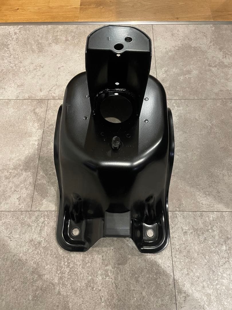 【新車時外し】再々販ランクル70 GDJ76W 純正スペアタイヤブラケット