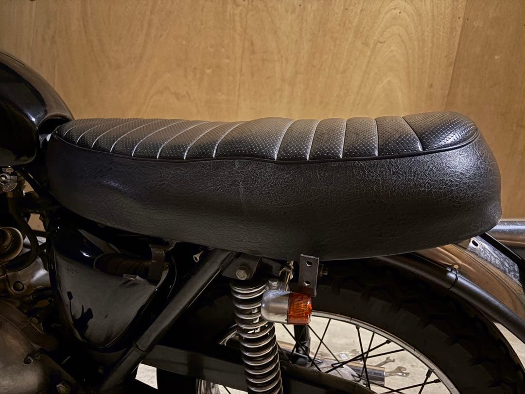 triumph トライアンフ　シート