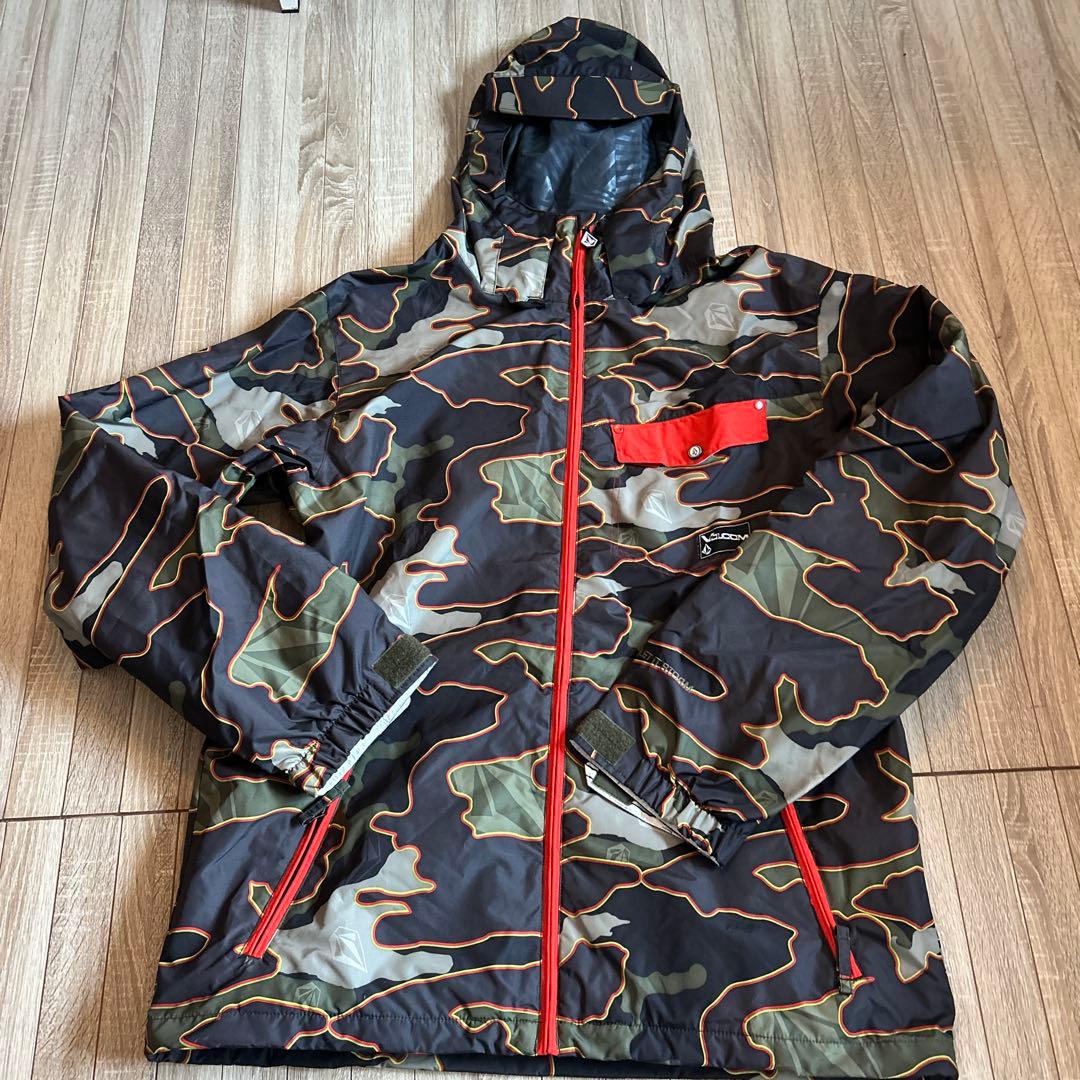 値下げ❗️Volcom 迷彩 スノーボードジャケットL