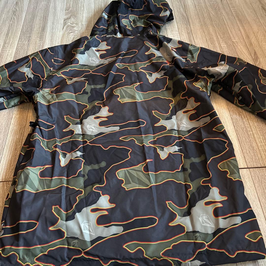 値下げ❗️Volcom 迷彩 スノーボードジャケットL