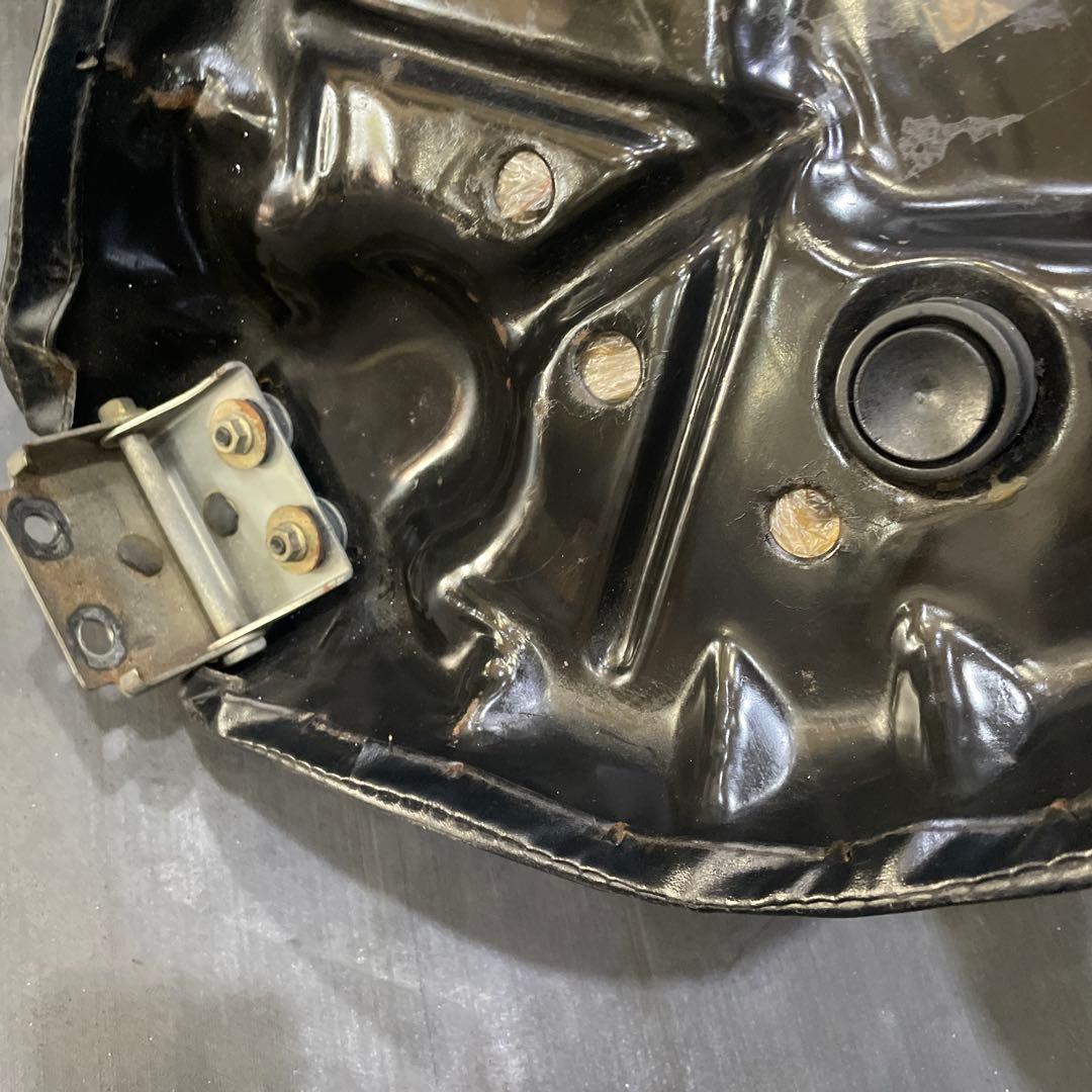 ◆D189 スーパーカブ50/90DX 純正シート　当時物　鉄製ベース サビ無し
