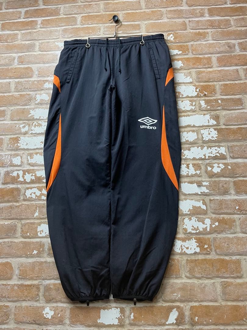 00s UMBRO アンブロ　トラックパンツ　ナイロンパンツ　黒　オレンジ　古着