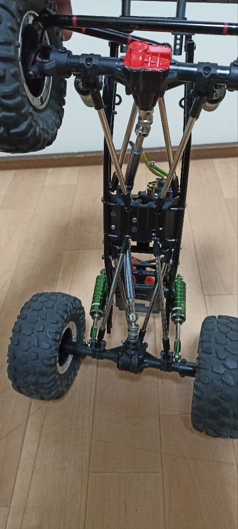 1/10 HPI ウィリーキングとラジコンクローラーシャーシ.