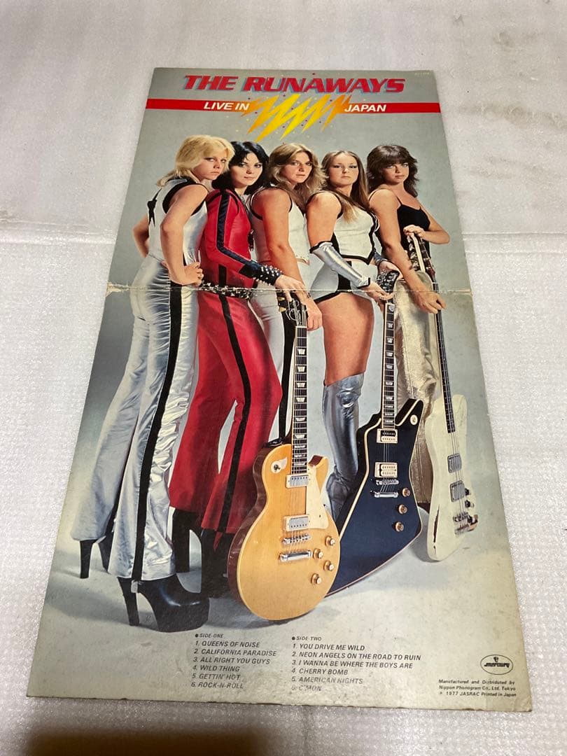 THE RUNAWAYS・LIVE inJAPAN。LPレコードジャケット。
