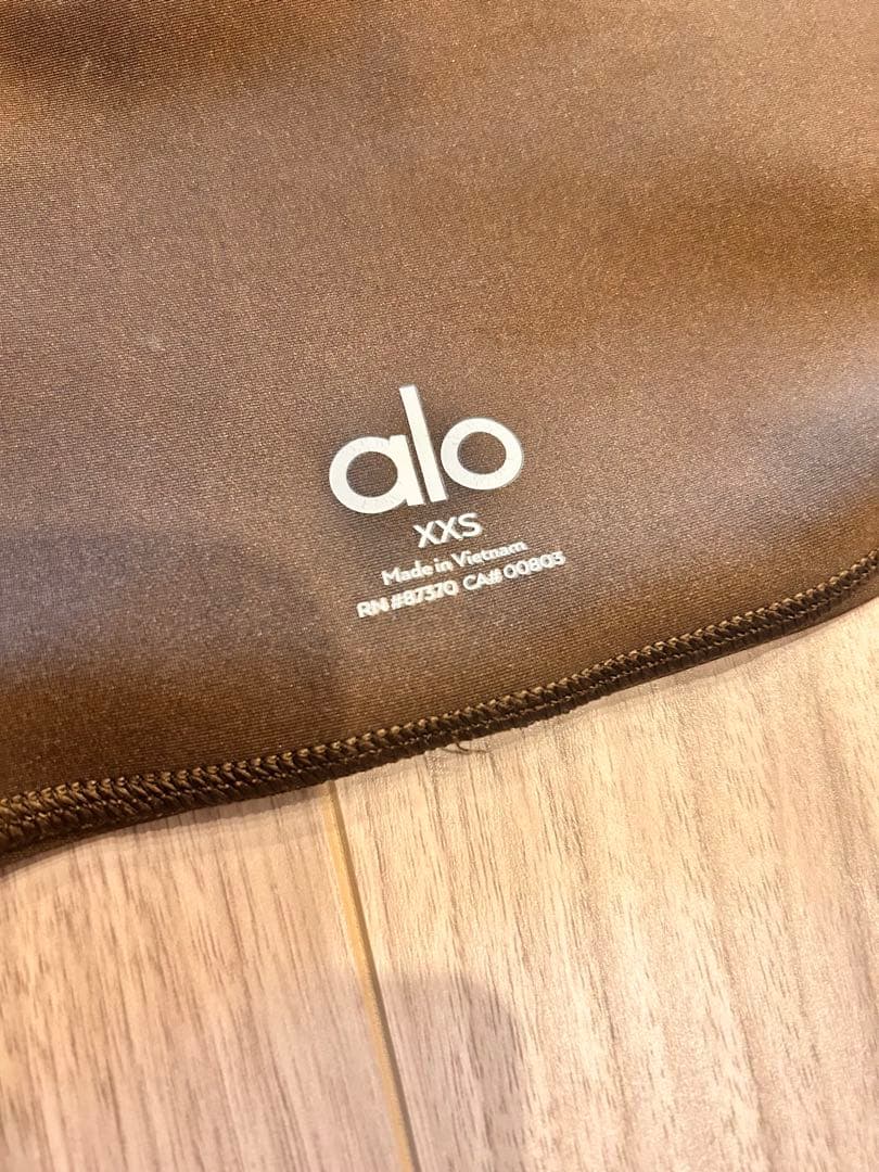 ヨガ・ピラティス Alo Yoga High-Waist Airlift Legging