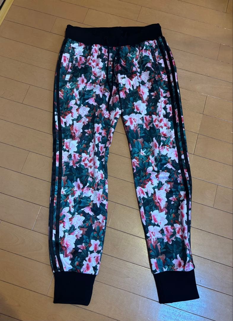 adidas セットアップ　Sサイズ相当 花柄