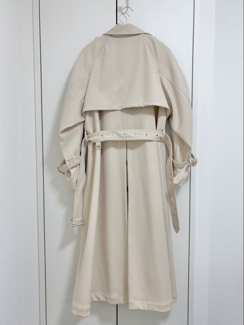 the toé Meteora Trench Coat