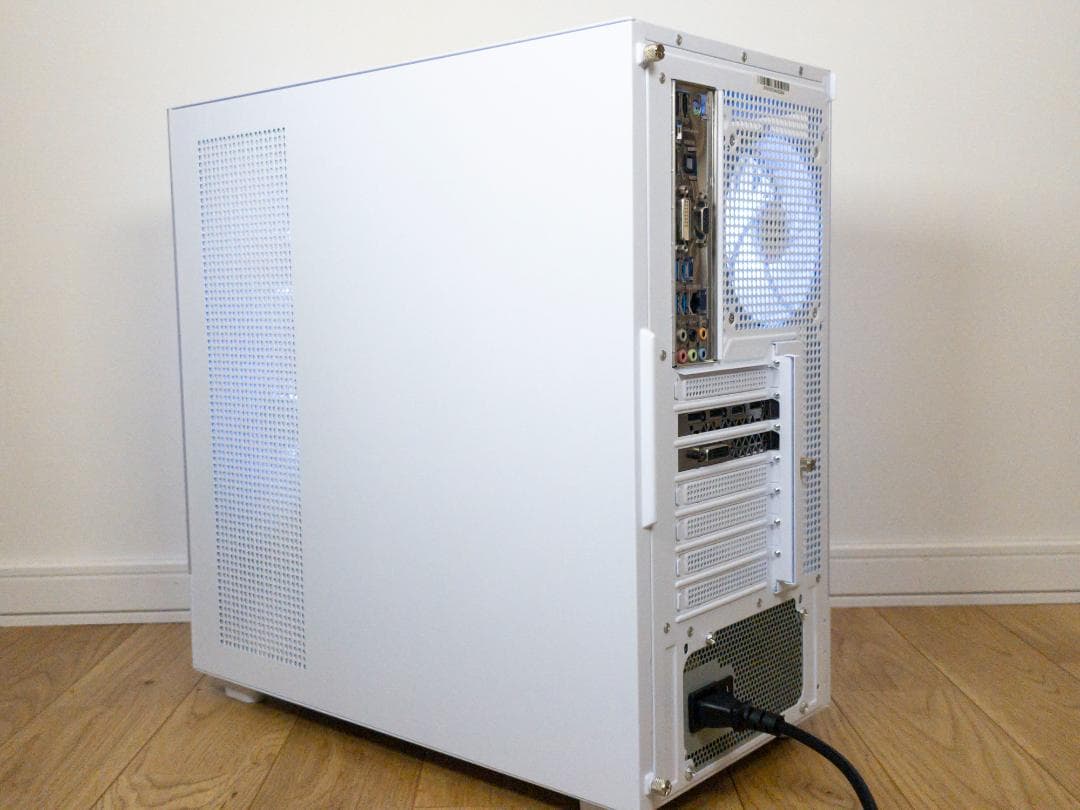 白ゲーミングPC i7-4770 GTX1060 Office付 新品ケース