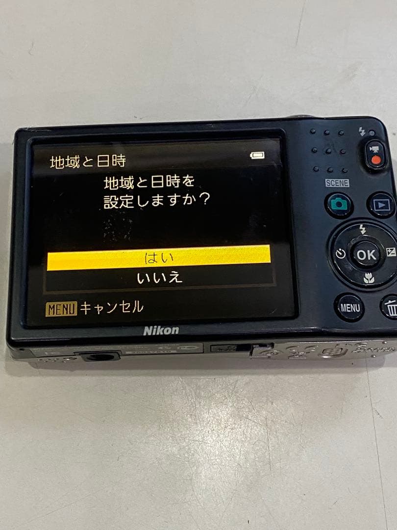 ニコン COOLPIX L26 シルバー　デジタルカメラ