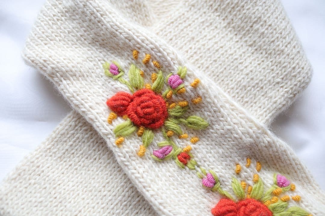 【新品】ウール ネパールハンドニット 刺繍マフラー/CHILD WOMAN