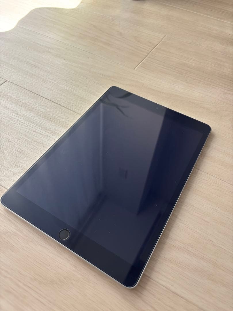 iPad 10.2インチ 第9世代 Wi-Fi 64GB MK2L3J/A