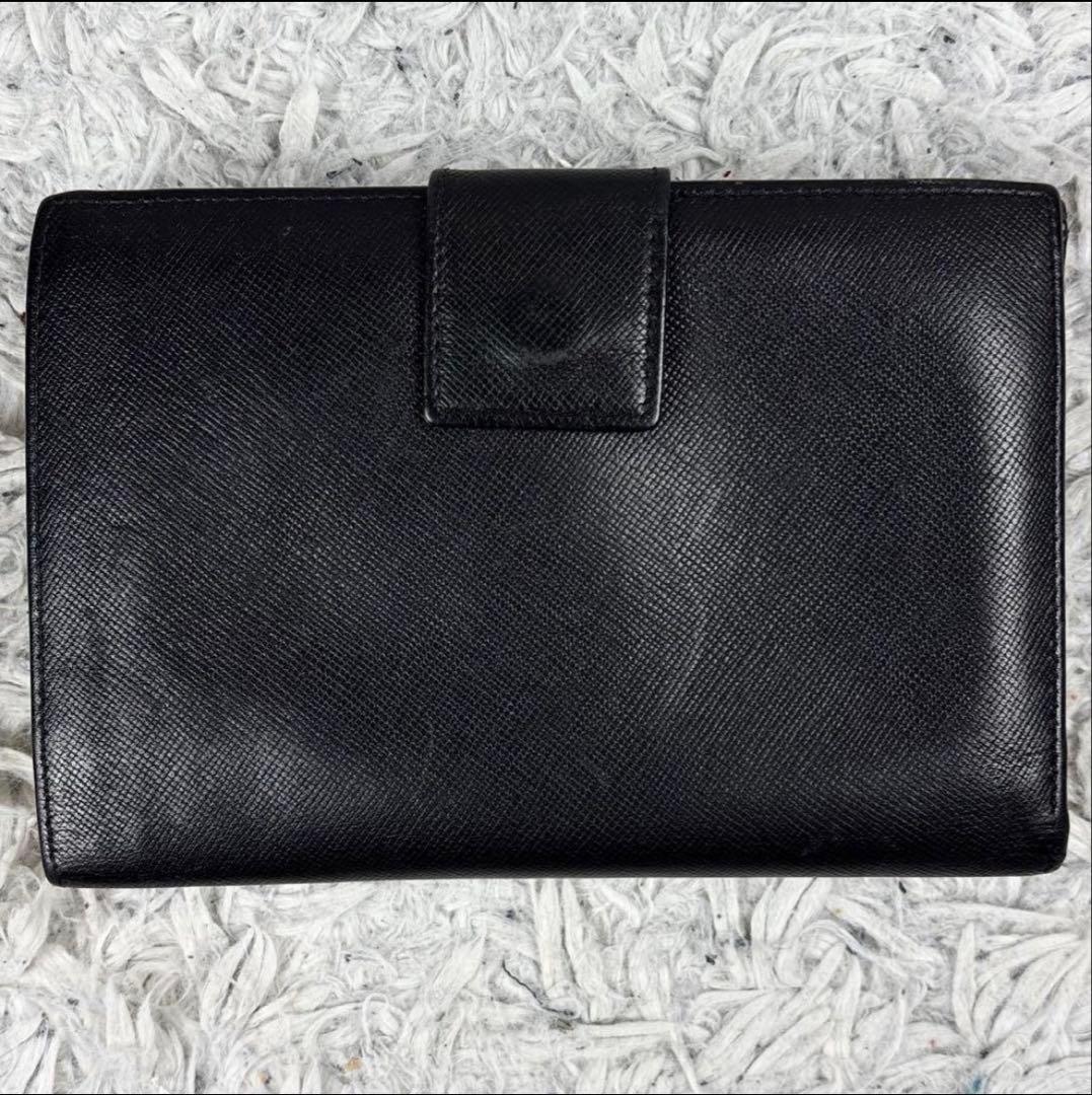 極美品 PRADA レザー 折り財布 三角プレート ホック サフィアーノ 黒