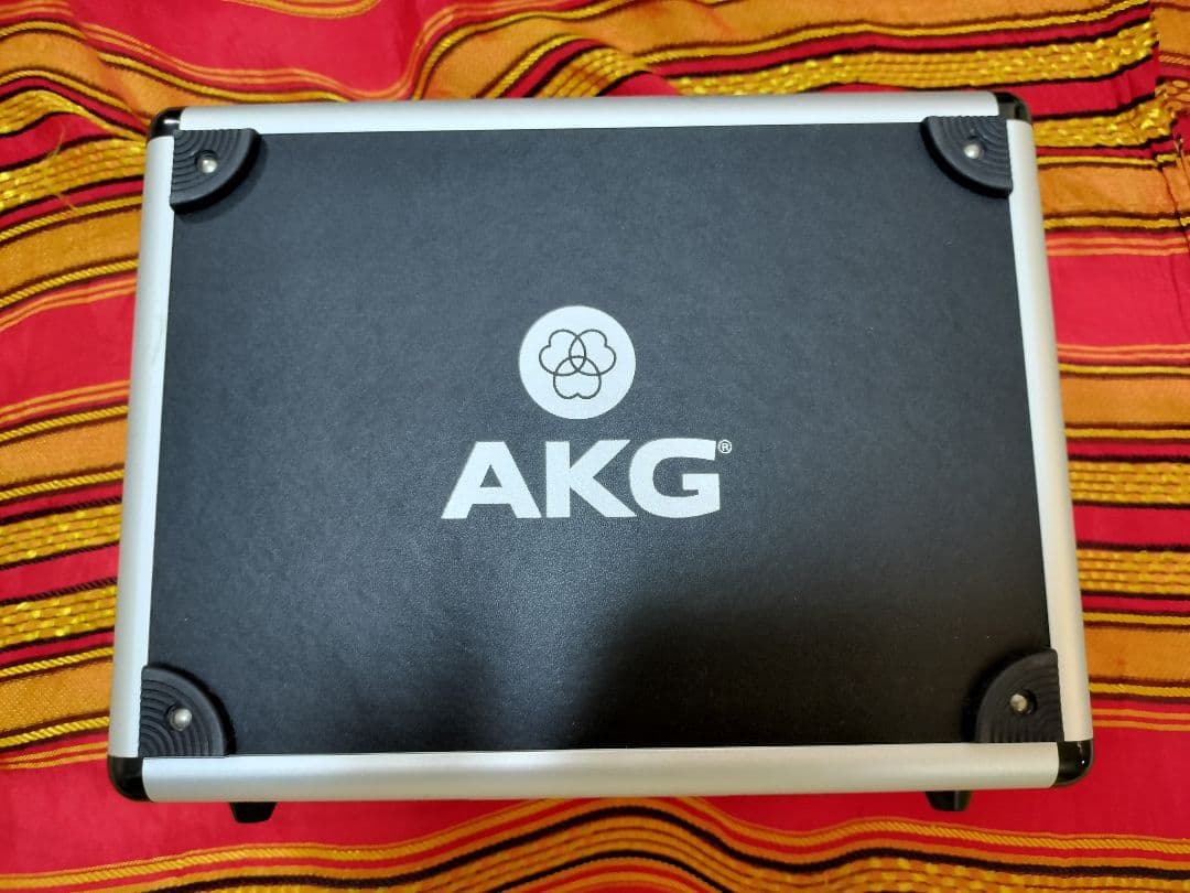 AKG C 214 コンデンサーマイク ショックマウント付き