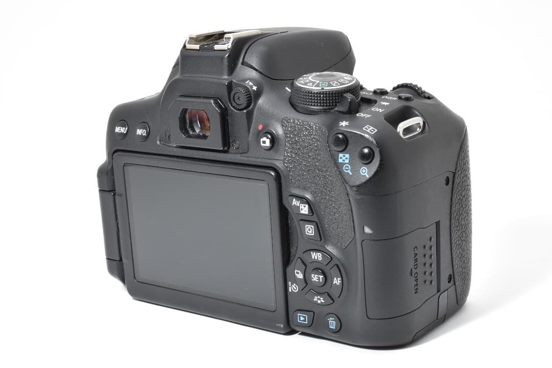 CANON EOS Kiss X8i ボディ ストラップ、充電器付 #1209