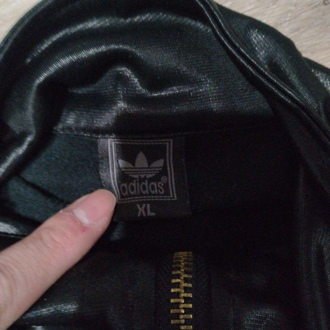 adidas コーティングジャージ上下セット 黒×金