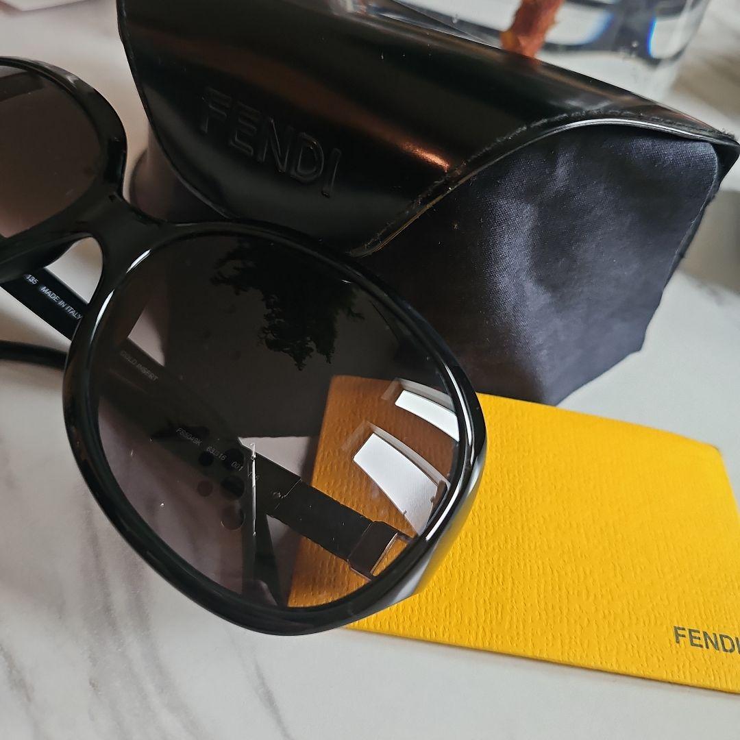 FENDI ラウンド型サングラス ブラック