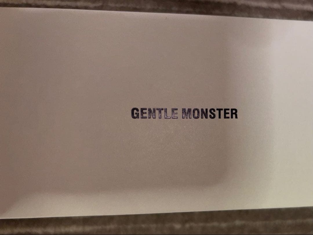 みりぃ Gentle Monster South Side レッドレンズ