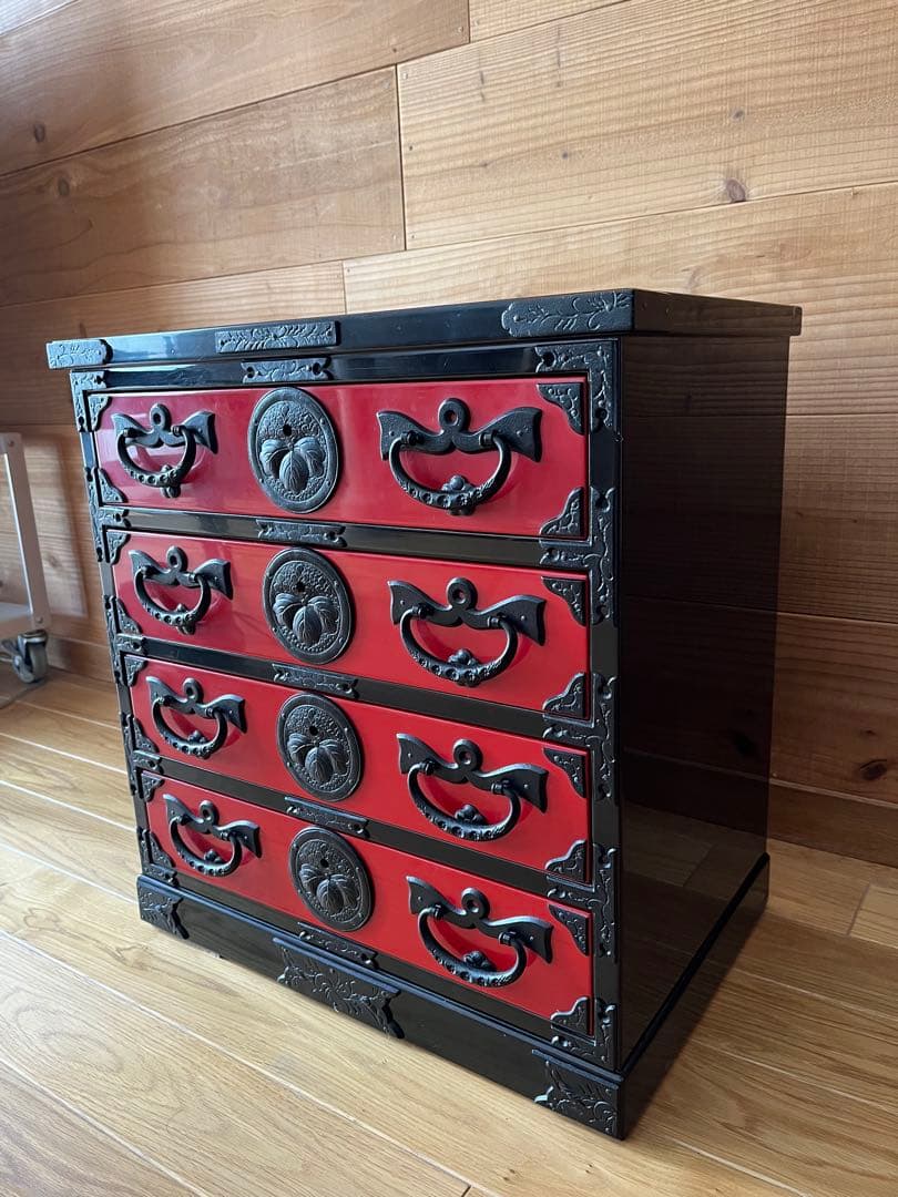 岩谷堂箪笥　姫箪笥　 赤黒呂塗 小物入れ　南部鉄金具 整理タンス　鏡面仕上げ