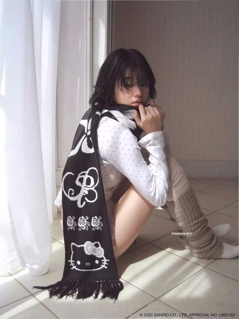 新品 PELLICULE HELLOKITTY hug knit muffler