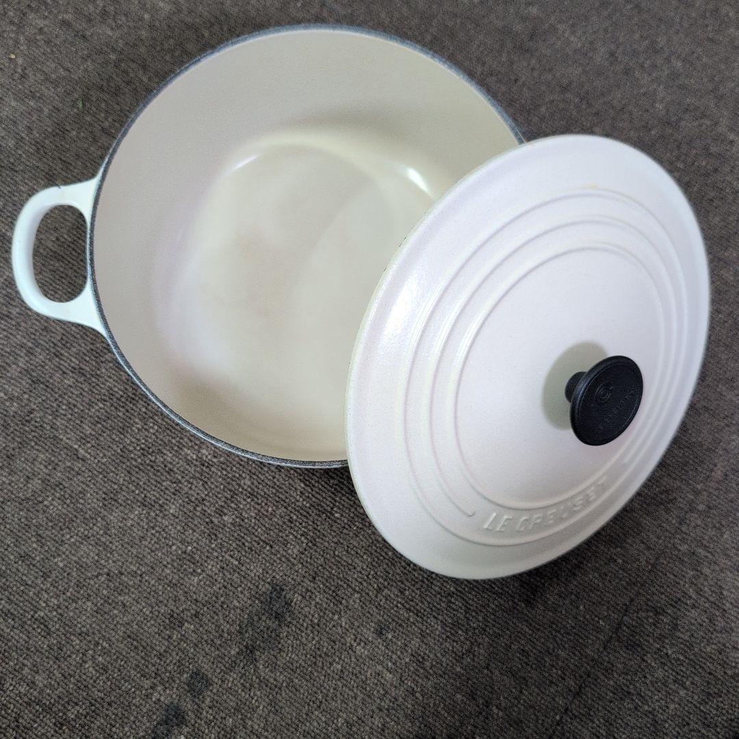LE CREUSET ２２センチ鍋ココット 人気カラーデューン