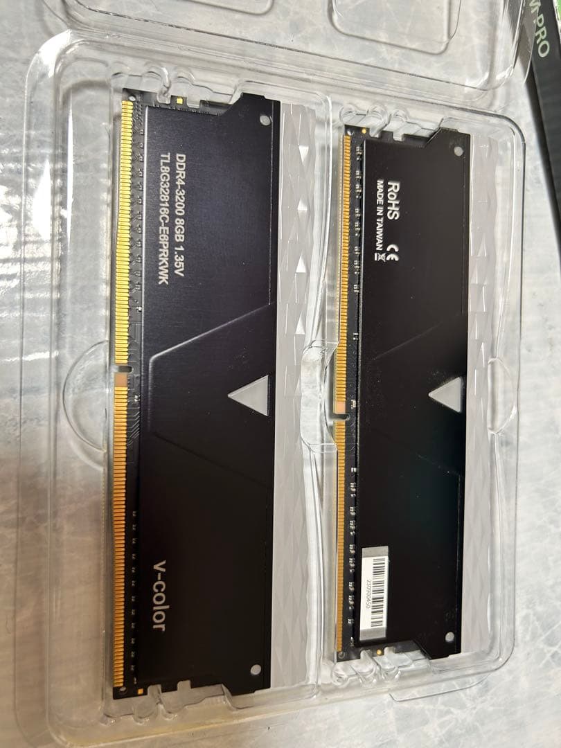 メモリー v-color Prism Pro Gaming Kit 16GB